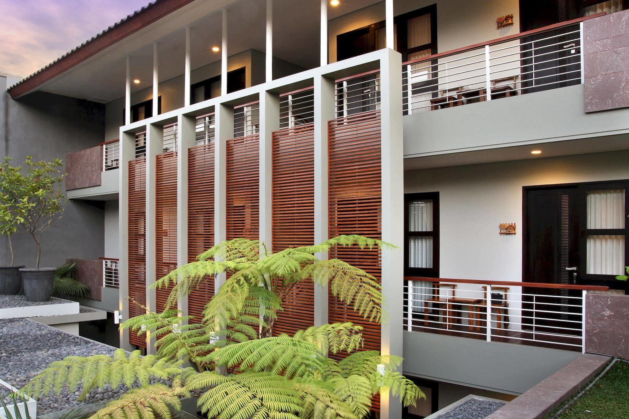Cozy Boutique Guest House Malang Exterior foto