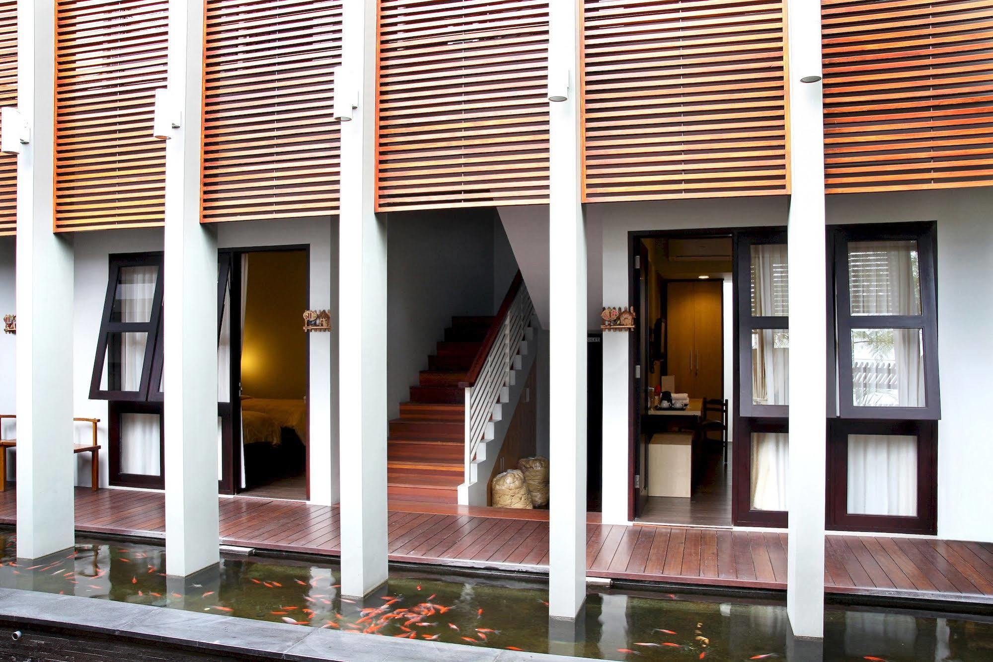 Cozy Boutique Guest House Malang Exterior foto