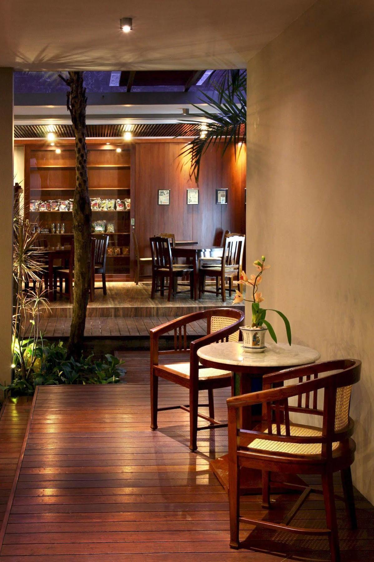 Cozy Boutique Guest House Malang Exterior foto